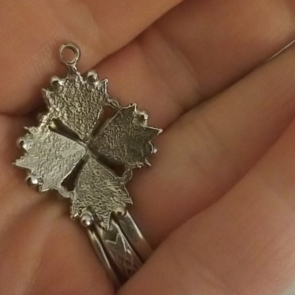 Pendant - Picture 2 of 3